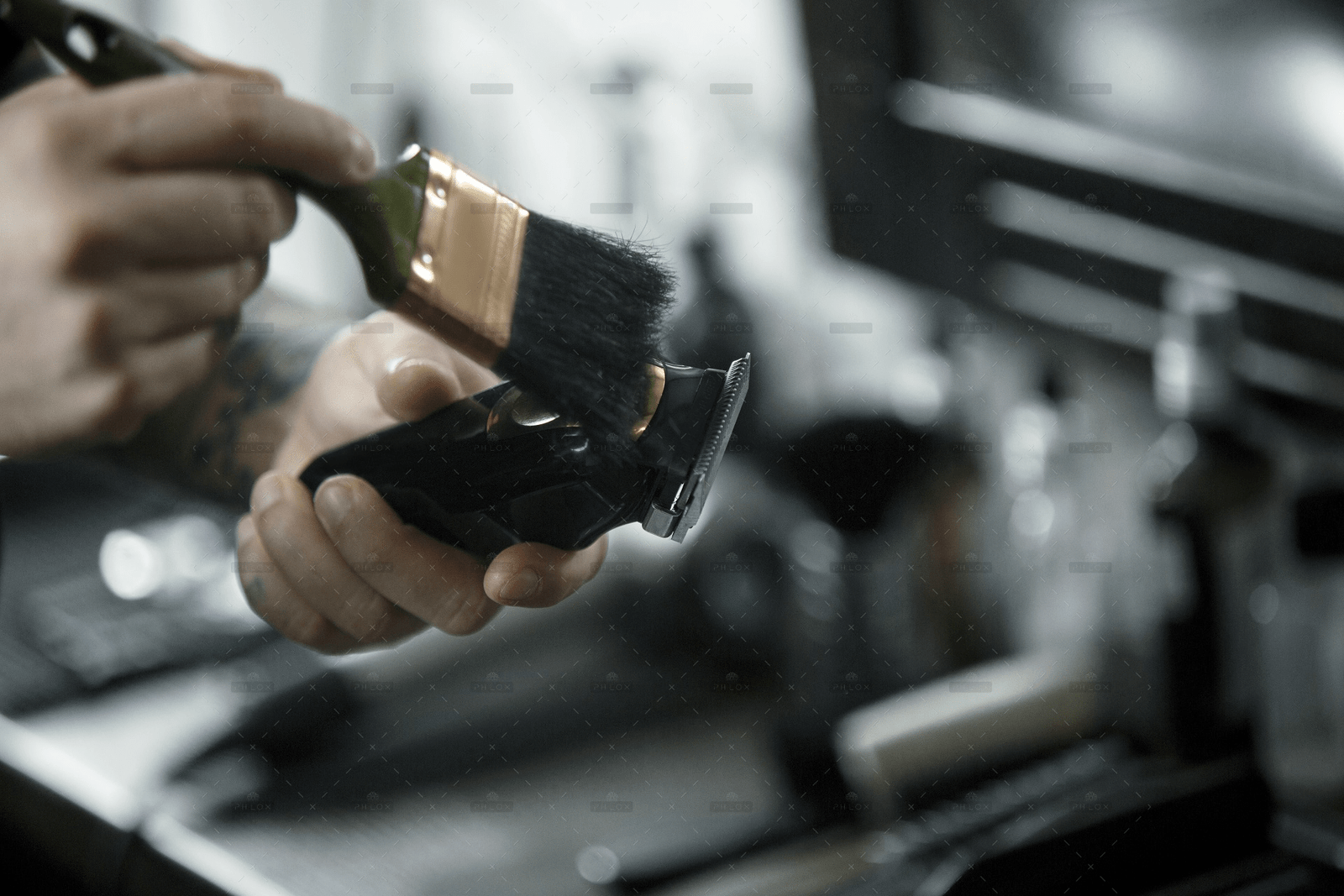 demo-attachment-875-tools-cutting-beard-barbershop-top-view-vintage-tools-barber-shop-wooden-background